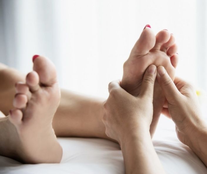 Pécelmed Ajszika Természetgyógyászat talpmasszázs